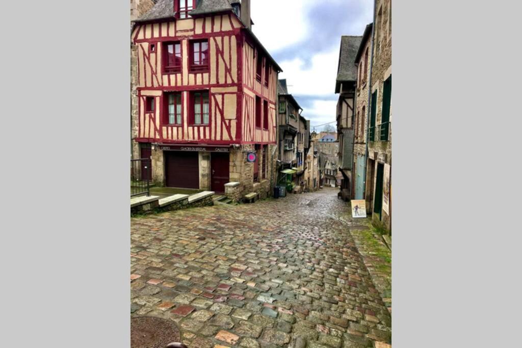 Apartamento T2 situé au cœur du centre historique de Dinan Exterior foto